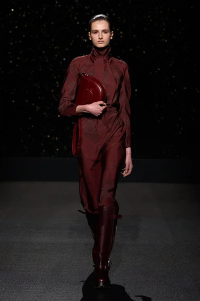 Look 13